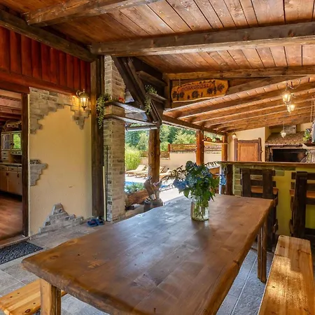 Pet Friendly In Plesce *