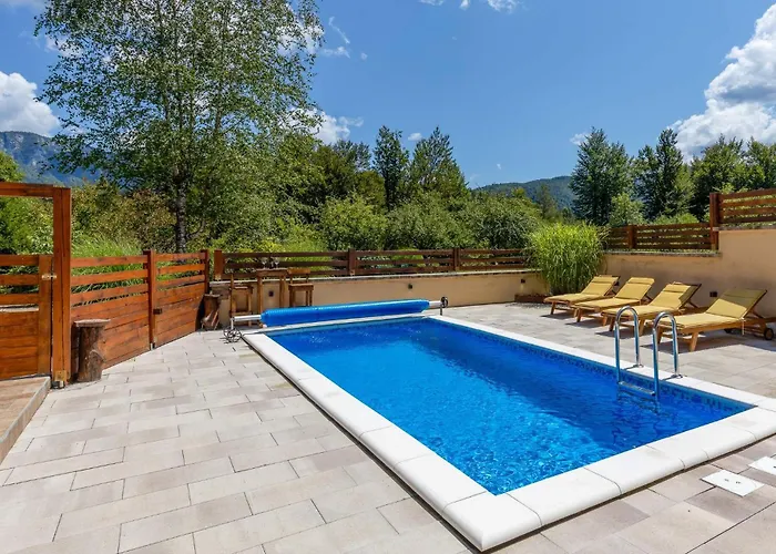 Pet Friendly In Plesce Ferienhaus Osilnica